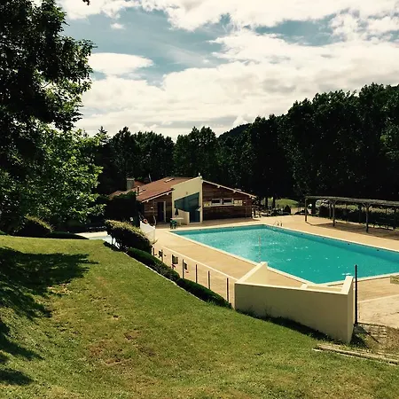 Campsite Camping Pierrageai 2*